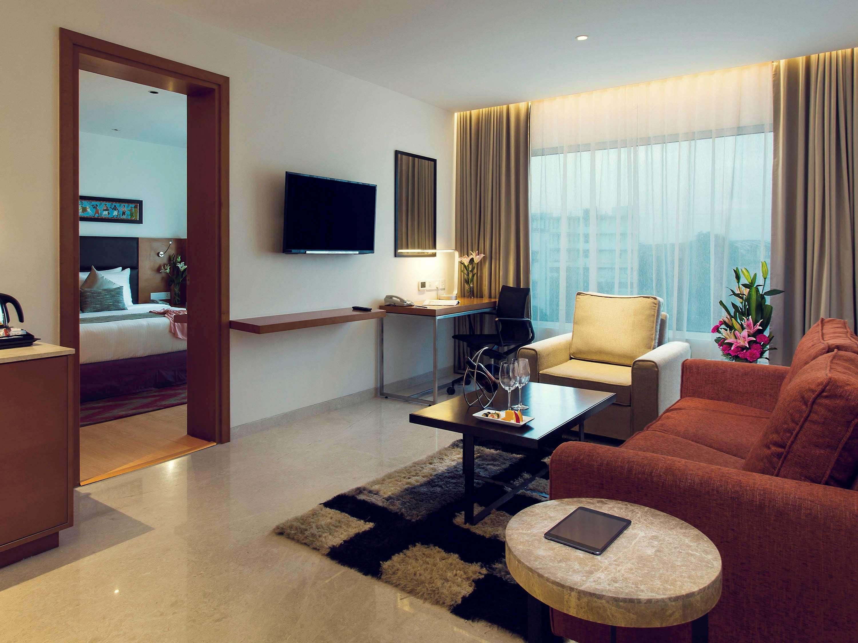 머큐어 하이데라바드 Kcp - 아코르호텔 브랜드 외부 사진 Suite room at the hotel