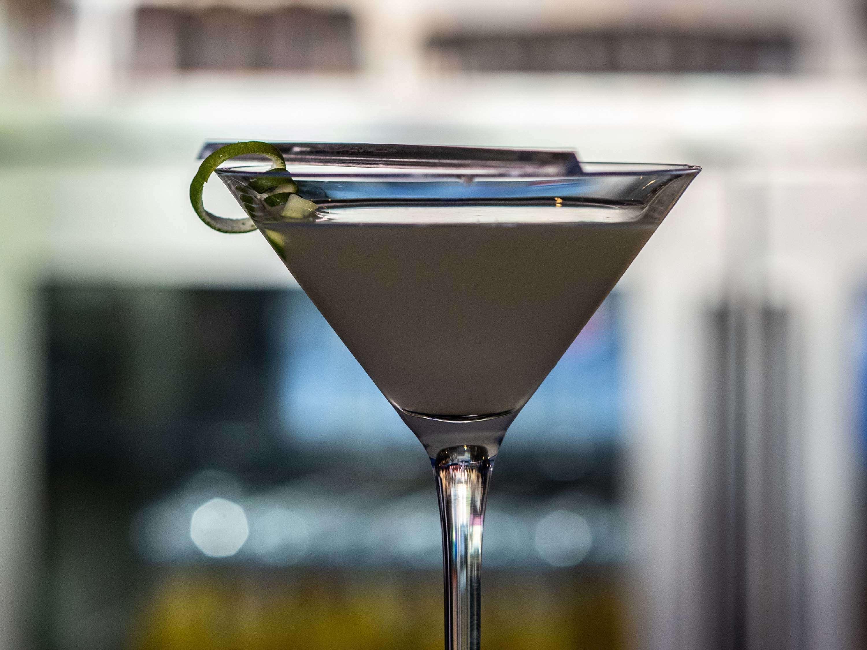 머큐어 하이데라바드 Kcp - 아코르호텔 브랜드 외부 사진 A Vesper cocktail