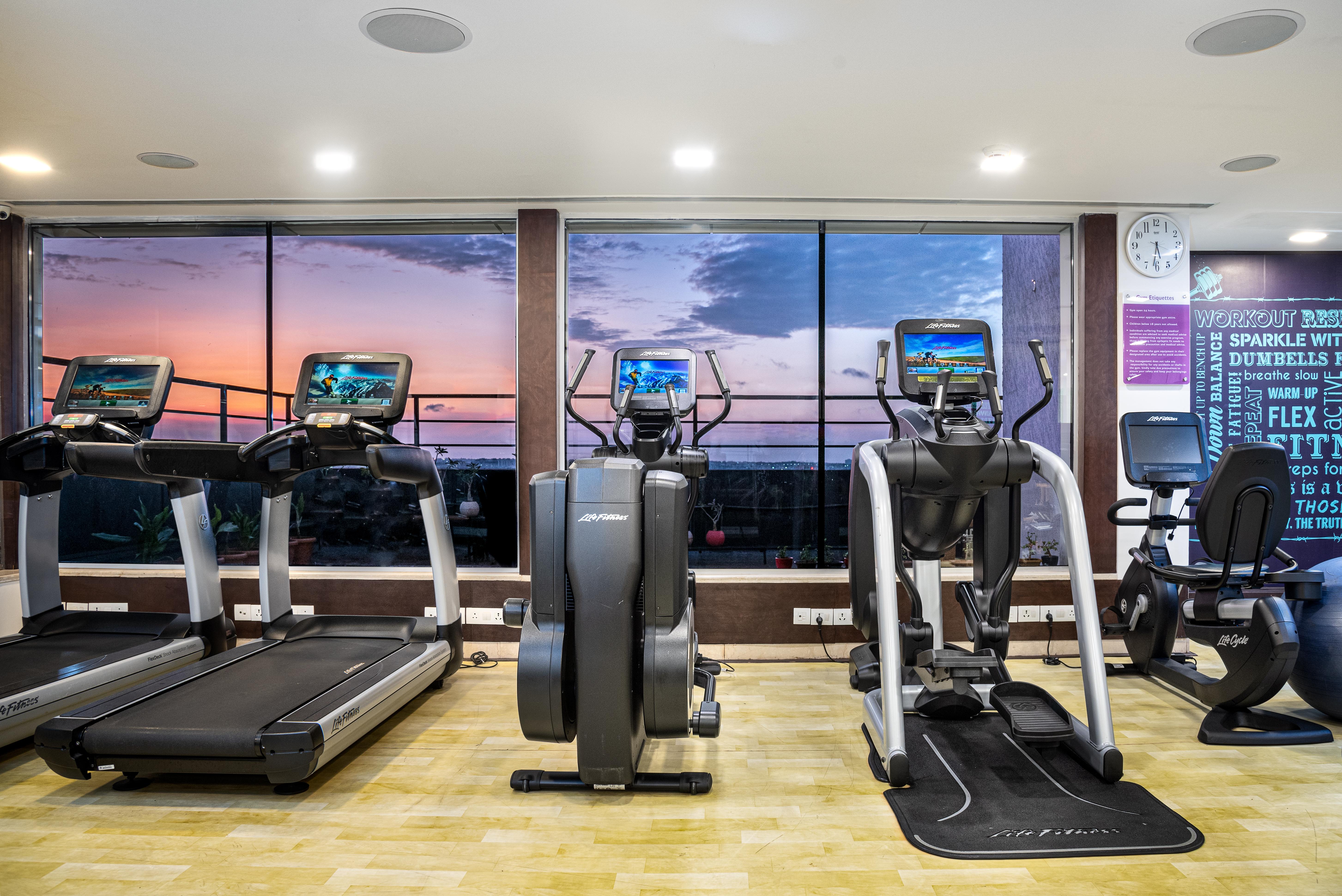 머큐어 하이데라바드 Kcp - 아코르호텔 브랜드 외부 사진 The gym at the hotel